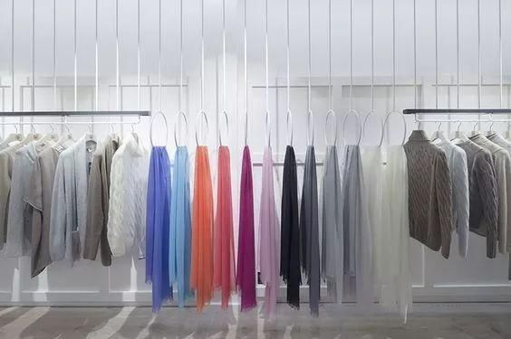 服裝店如何掛版才能讓衣服顯得好看?(圖2) 服裝店如何掛版才能讓衣服顯得好看?(圖2)