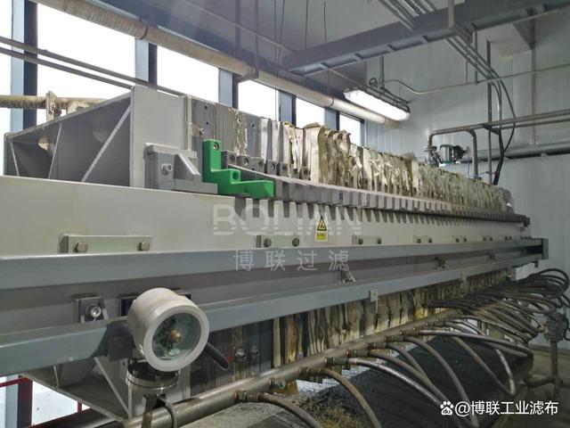 壓濾機漏料的原因(圖1) 壓濾機漏料的原因(圖1)