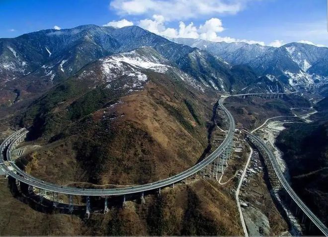中國首個雙螺旋隧道，10公里只需10分鐘，每公里造價高達1個億(圖4)