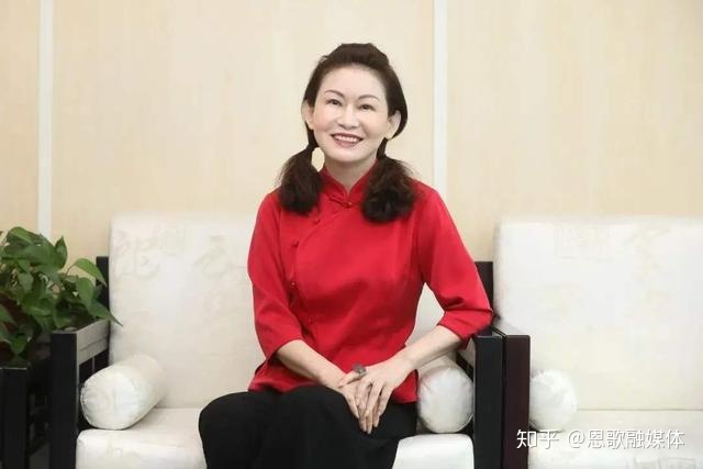 云南昆明4位百億巨商,兩位身價(jià)過(guò)300億?他們的創(chuàng)業(yè)史或充滿神秘感(圖5) 云南昆明4位百億巨商,兩位身價(jià)過(guò)300億?他們的創(chuàng)業(yè)史或充滿神秘感(圖5)