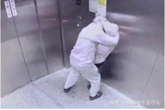 溫州星巴克上演精彩一幕，不雅行為被“現(xiàn)場(chǎng)直播”：別把不要臉，當(dāng)成性解放！(圖5)
