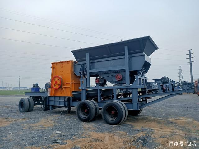 移動(dòng)破碎站輪式洗砂機(jī)脫水篩全自動(dòng)篩沙機(jī)移動(dòng)振動(dòng)篩(圖1) 移動(dòng)破碎站輪式洗砂機(jī)脫水篩全自動(dòng)篩沙機(jī)移動(dòng)振動(dòng)篩(圖1)