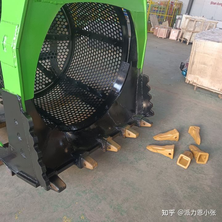 山東派力恩挖掘機滾筒篩工地沙土篩分斗河卵石篩分斗旋轉篩分斗(圖2) 山東派力恩挖掘機滾筒篩工地沙土篩分斗河卵石篩分斗旋轉篩分斗(圖2)