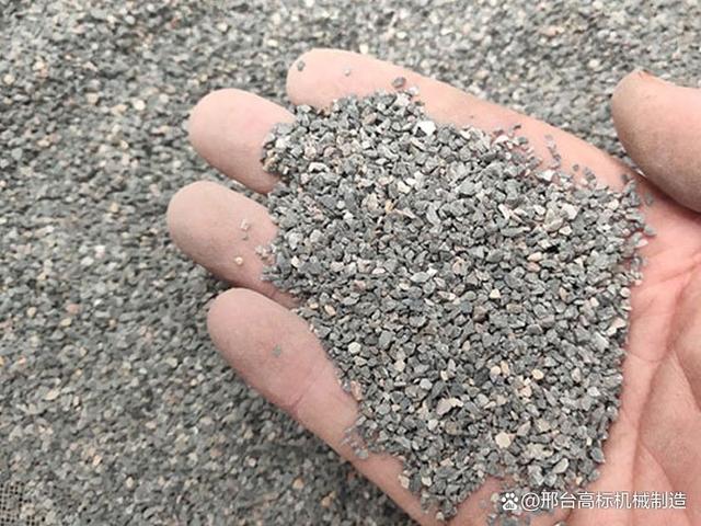 制砂機全套設備制出的沙子好不好?(圖1) 制砂機全套設備制出的沙子好不好?(圖1)