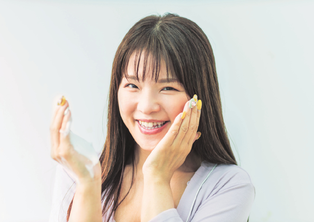 砂糖洗臉、乳霜多層疊涂，美容博主的護膚滋潤法！(圖5)