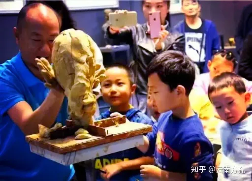 中國昆明藝術中心暨曹雄藝術館落成開館(圖6) 中國昆明藝術中心暨曹雄藝術館落成開館(圖6)