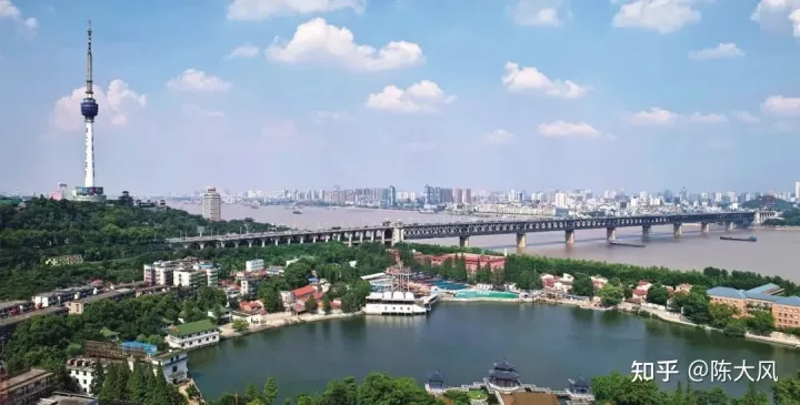 湖北省公務(wù)員工資待遇收入2021年真實揭秘！武漢市公務(wù)員工資、黃石市公務(wù)員工資、十堰市公務(wù)員工資、宜昌市公務(wù)員工資、襄陽市、鄂州市、荊門市、孝感市、荊州市、黃岡市、咸寧市、隨州市、恩施土家族苗族自治州(圖6)