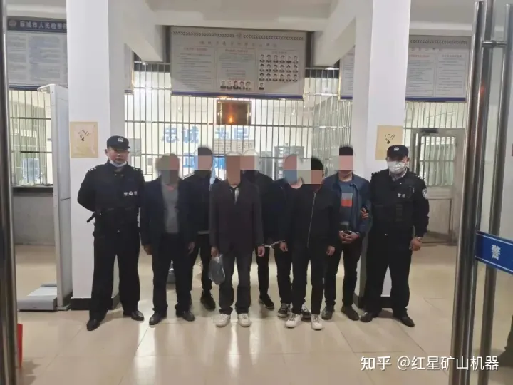 非法盜采河砂5000余方,涉案價值500萬!湖北一盜采河砂團伙被抓(圖1) 非法盜采河砂5000余方,涉案價值500萬!湖北一盜采河砂團伙被抓(圖1)