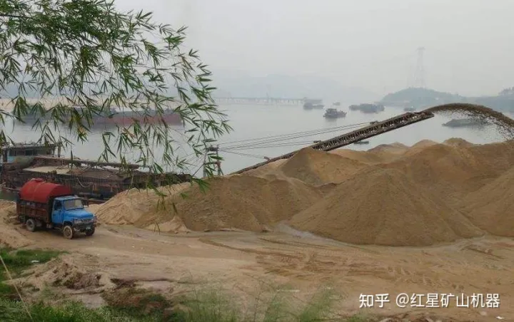 非法盜采河砂5000余方,涉案價值500萬!湖北一盜采河砂團伙被抓(圖2) 非法盜采河砂5000余方,涉案價值500萬!湖北一盜采河砂團伙被抓(圖2)