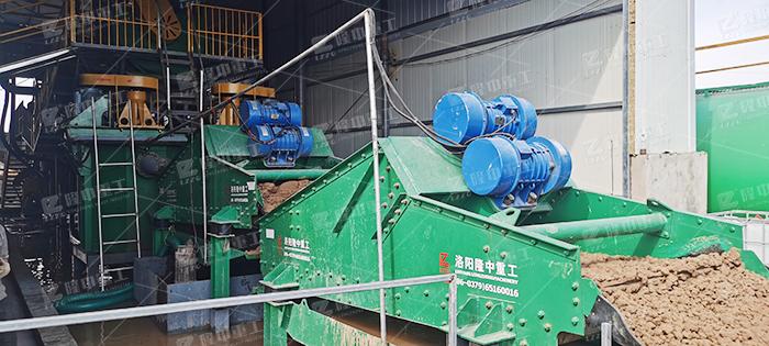 壓裂砂生產線配置直線振動篩沙機(圖1) 壓裂砂生產線配置直線振動篩沙機(圖1)
