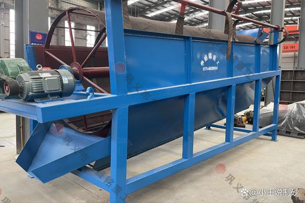 滾筒篩沙機同鵝卵石制砂機配合使用效果更好(圖3)