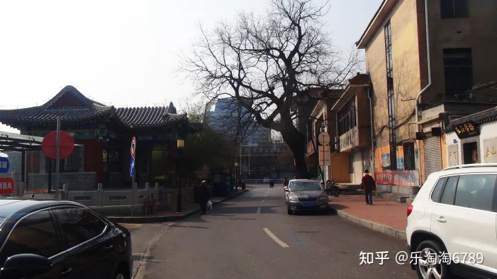 泰安:它是最古老街道之一,里面曾是豪宅林立,住著達(dá)官貴人,現(xiàn)僅存一處別樣景觀!(圖7) 泰安:它是最古老街道之一,里面曾是豪宅林立,住著達(dá)官貴人,現(xiàn)僅存一處別樣景觀!(圖7)