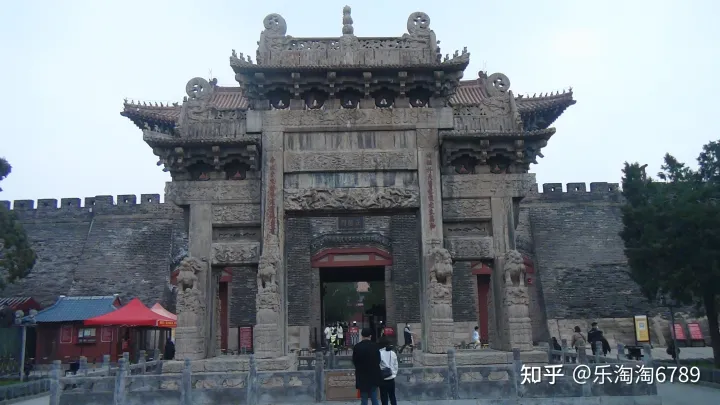 泰安:它是帝王封禪祭祀典禮之地,神秘威嚴,竟曾住著神仙一家!(圖2) 泰安:它是帝王封禪祭祀典禮之地,神秘威嚴,竟曾住著神仙一家!(圖2)