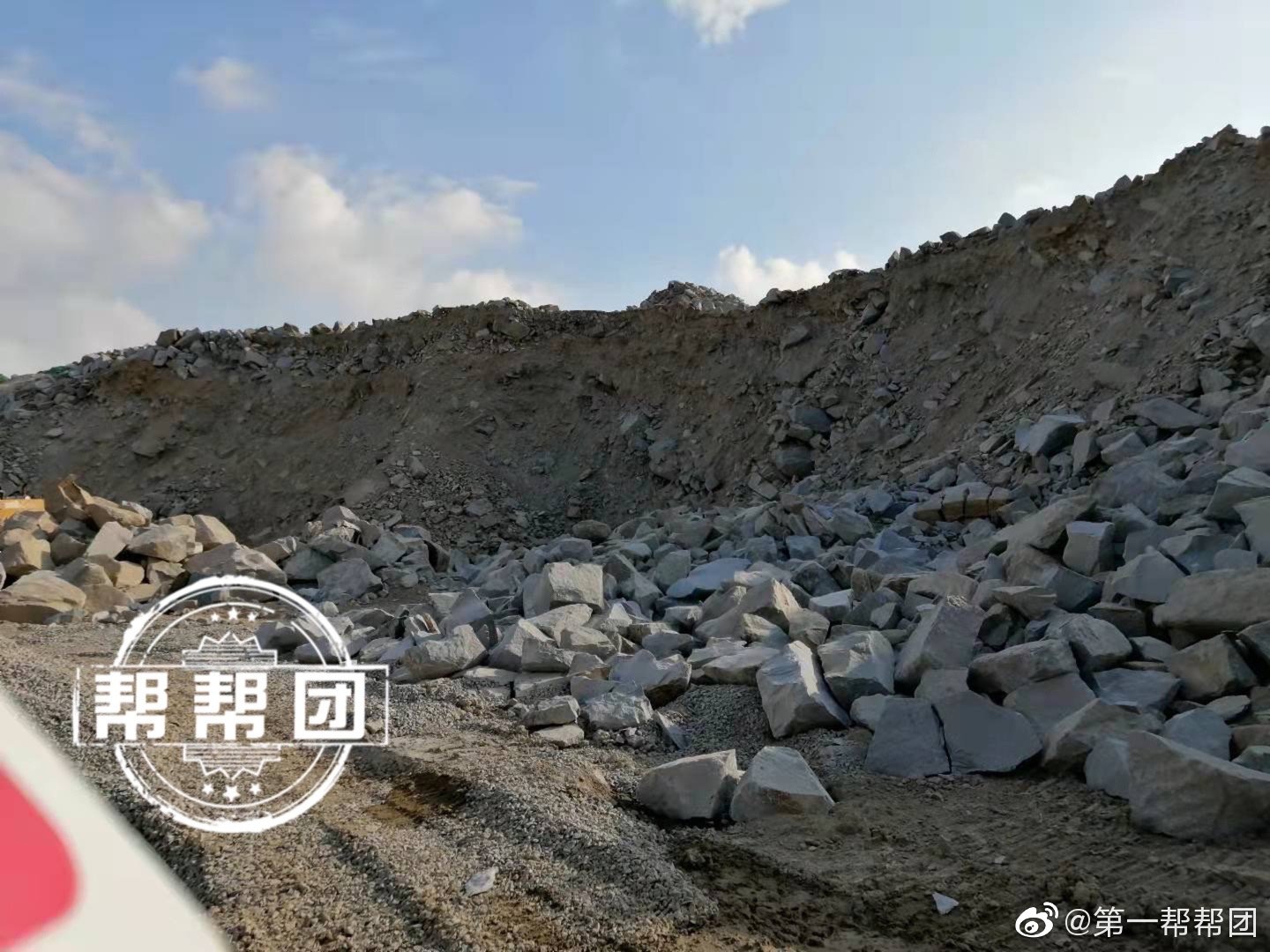 石子加工廠噪音擾民又污染環境，環境部門現場叫停！(圖7)