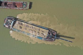 中央環(huán)保督察丨廣東部分出海水道出現(xiàn)“黃泥帶”(圖2) 中央環(huán)保督察丨廣東部分出海水道出現(xiàn)“黃泥帶”(圖2)
