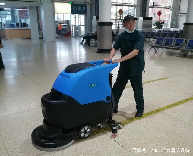 輪胎廠的保潔清洗機(jī)器手推式洗地機(jī)的維護(hù)保養(yǎng)(圖1) 輪胎廠的保潔清洗機(jī)器手推式洗地機(jī)的維護(hù)保養(yǎng)(圖1)
