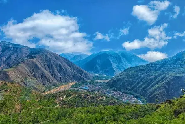 甘肅是一段故事,情節(jié)在漫漫黃沙掩埋的地下里(圖2) 甘肅是一段故事,情節(jié)在漫漫黃沙掩埋的地下里(圖2)