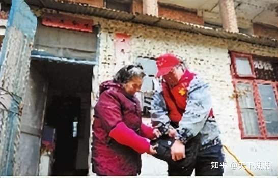 “我們沒有忘記你!”長沙愛心市民慰問金牌義工王富成(圖35) “我們沒有忘記你!”長沙愛心市民慰問金牌義工王富成(圖35)