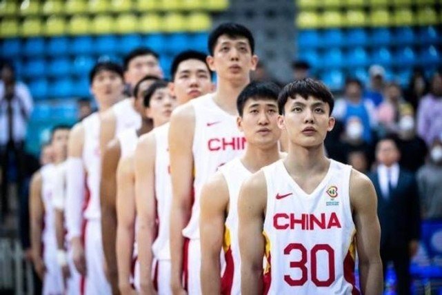 郭昊文正式加入中國男籃！后衛線面臨洗牌，杜鋒或拿三少開刀(圖2)