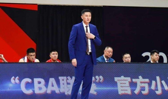 郭昊文正式加入中國男籃！后衛線面臨洗牌，杜鋒或拿三少開刀(圖3)