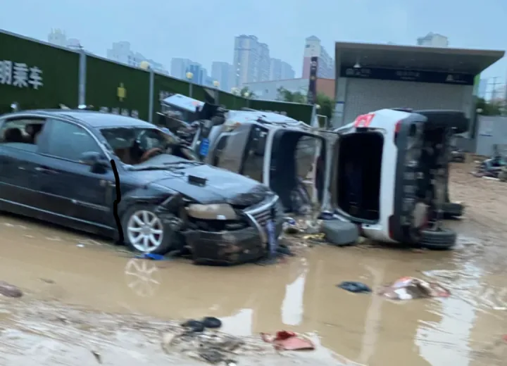 暴雨“漫灌”后,被淹車輛如何處理?全部涌入二手市場??(圖3) 暴雨“漫灌”后,被淹車輛如何處理?全部涌入二手市場??(圖3)