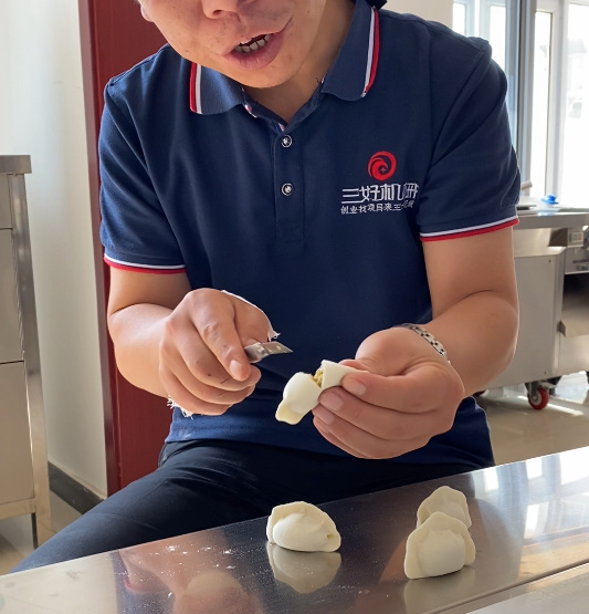 想做餃子加工廠，應該怎么選擇餃子機相關設備？(圖3)