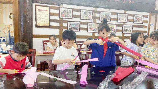 “綠色低碳節(jié)能先行”沙坪壩區(qū)婦聯(lián)開展2022年全國節(jié)能宣傳周暨全國低碳日主題活動(圖3)