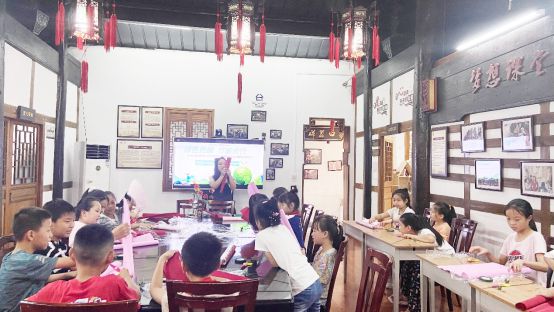 “綠色低碳節(jié)能先行”沙坪壩區(qū)婦聯(lián)開展2022年全國節(jié)能宣傳周暨全國低碳日主題活動(圖4)