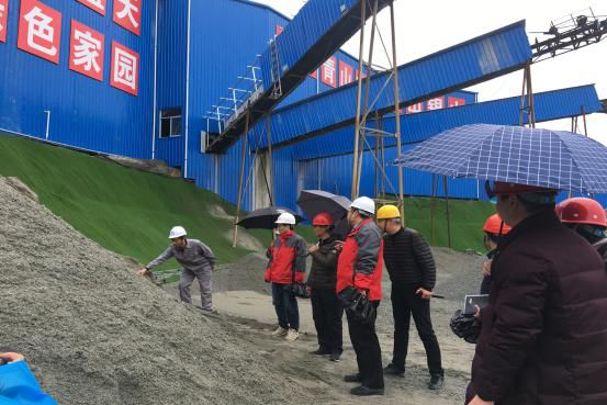 東南公司組織的砂石料加工觀摩會在新福廈3標勝利舉辦(圖2)