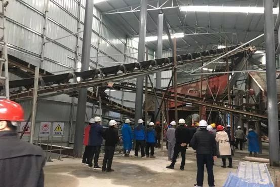 東南公司組織的砂石料加工觀摩會在新福廈3標勝利舉辦(圖3) 東南公司組織的砂石料加工觀摩會在新福廈3標勝利舉辦(圖3)