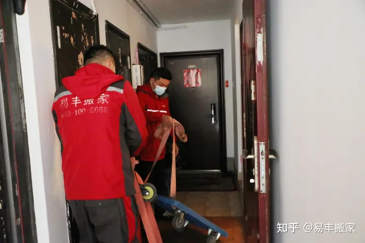 昆明搬鋼琴貴嗎?昆明搬鋼琴一般多少錢?易豐搬家來揭秘!(圖1) 昆明搬鋼琴貴嗎?昆明搬鋼琴一般多少錢?易豐搬家來揭秘!(圖1)