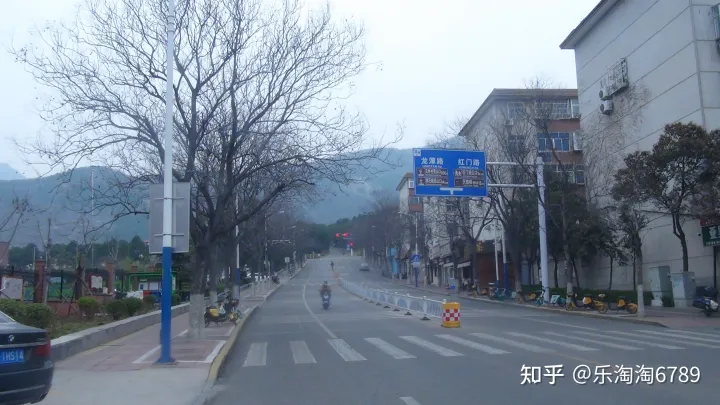 泰安一條街道,首有著名景點,尾有繁華夜市,低調卻有頂尖美食,內有一建筑承載了幾代人的記憶!(圖3) 泰安一條街道,首有著名景點,尾有繁華夜市,低調卻有頂尖美食,內有一建筑承載了幾代人的記憶!(圖3)