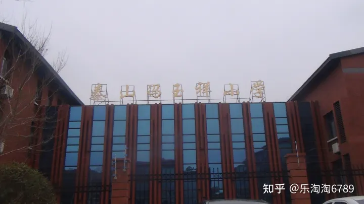 泰安一條街道,首有著名景點,尾有繁華夜市,低調卻有頂尖美食,內有一建筑承載了幾代人的記憶!(圖6) 泰安一條街道,首有著名景點,尾有繁華夜市,低調卻有頂尖美食,內有一建筑承載了幾代人的記憶!(圖6)