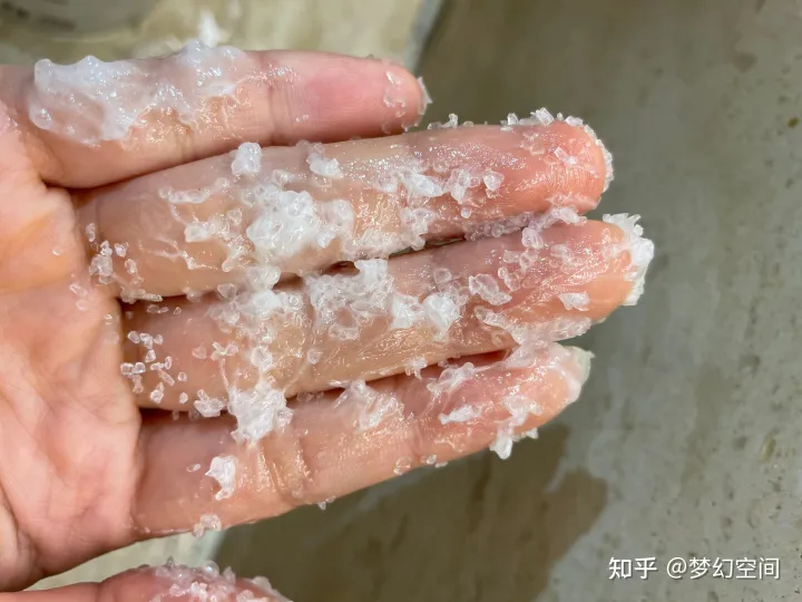 控油洗發水哪個牌子好|十款口碑爆棚的無硅油洗發水推薦,拯救“油頭星人”(圖10) 控油洗發水哪個牌子好|十款口碑爆棚的無硅油洗發水推薦,拯救“油頭星人”(圖10)