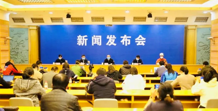 福建泉州樓體坍塌事故已救出43人(圖1) 福建泉州樓體坍塌事故已救出43人(圖1)