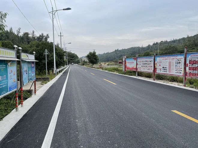 投資250多萬元！惠安這個村：鄉(xiāng)村道路“白改黑”鄉(xiāng)村振興“添新顏”(圖3)