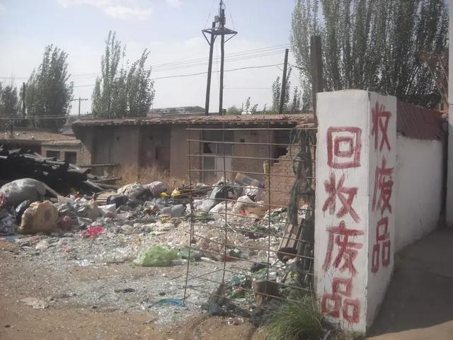 好心人廢品站老板，用3毛錢回收廢鐵，用水清洗后價值260萬(圖1)