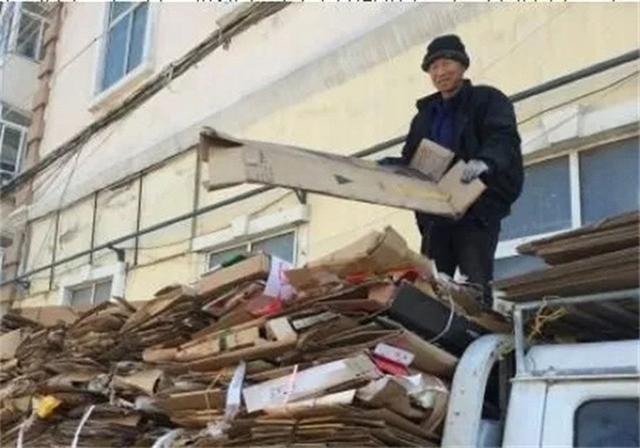 好心人廢品站老板，用3毛錢回收廢鐵，用水清洗后價值260萬(圖16)