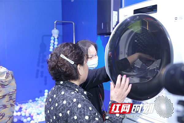 重新定義理想生活家美的全球購物狂歡節與都市慢閃店巡展空降長沙(圖3)
