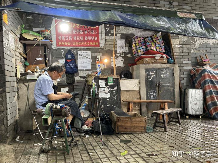 重慶最大舊貨市場,董家溪跳蚤市場有什么寶貝?(圖3) 重慶最大舊貨市場,董家溪跳蚤市場有什么寶貝?(圖3)