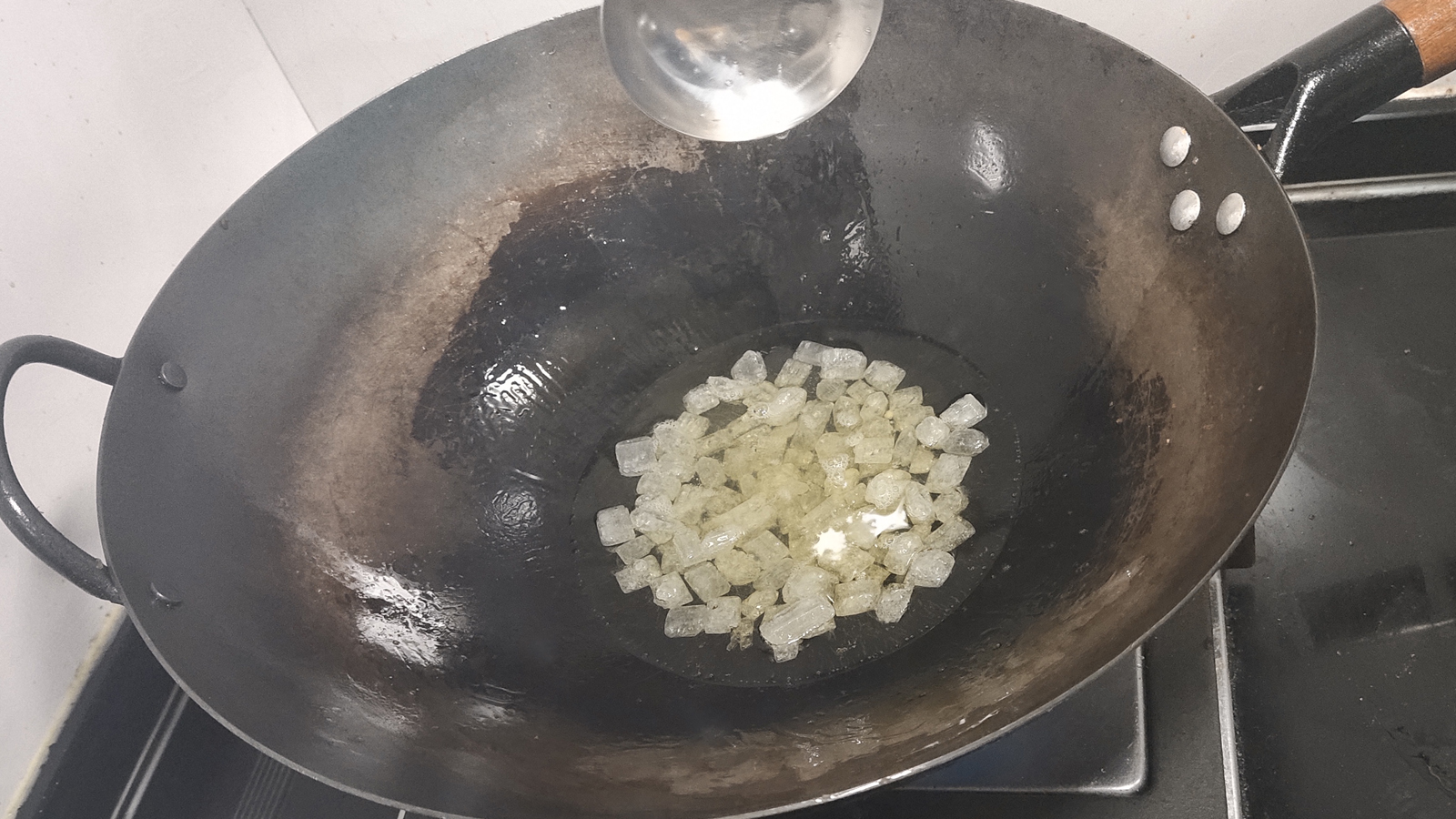 用冰糖還是白砂糖？油炒還是水炒？是否需要焯水？(圖9)