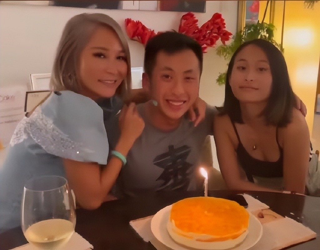 洗米嫂低調(diào)過(guò)中秋節(jié)，曬小女兒的近況視頻，愿她一生可愛(ài)(圖14)